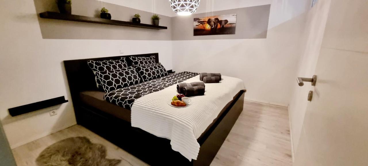 바덴바덴 New Modern Selfcheckin Publicfreeparking Highspeed Wifi Kingsizebed 아파트 외부 사진