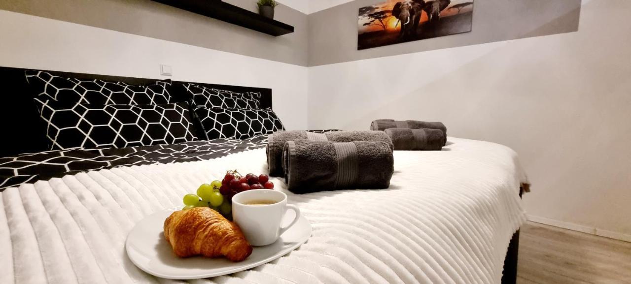 바덴바덴 New Modern Selfcheckin Publicfreeparking Highspeed Wifi Kingsizebed 아파트 외부 사진